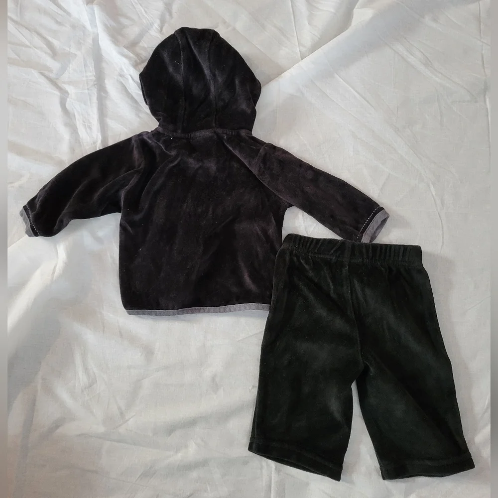 Disney Winnie the Pooh vintage 2pc black velour train sweat suit 3m